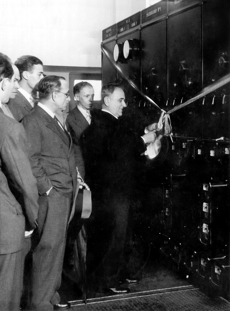 1933: Fim da cláusula-ouro