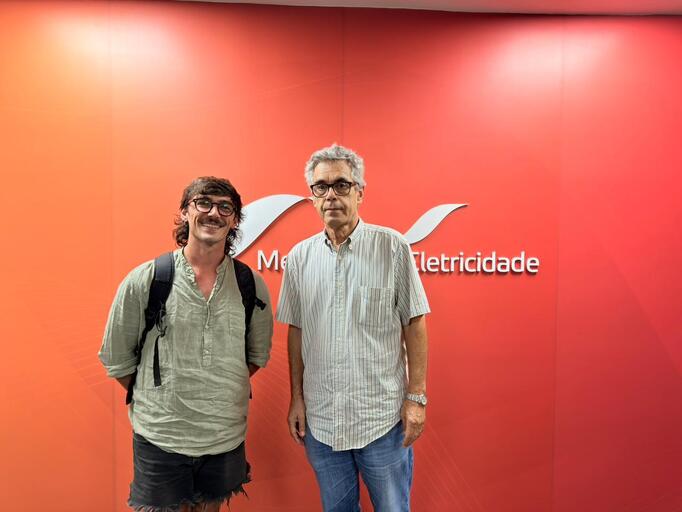 Memória da Eletricidade recebe pesquisador internacional para intercâmbio sobre transição energética