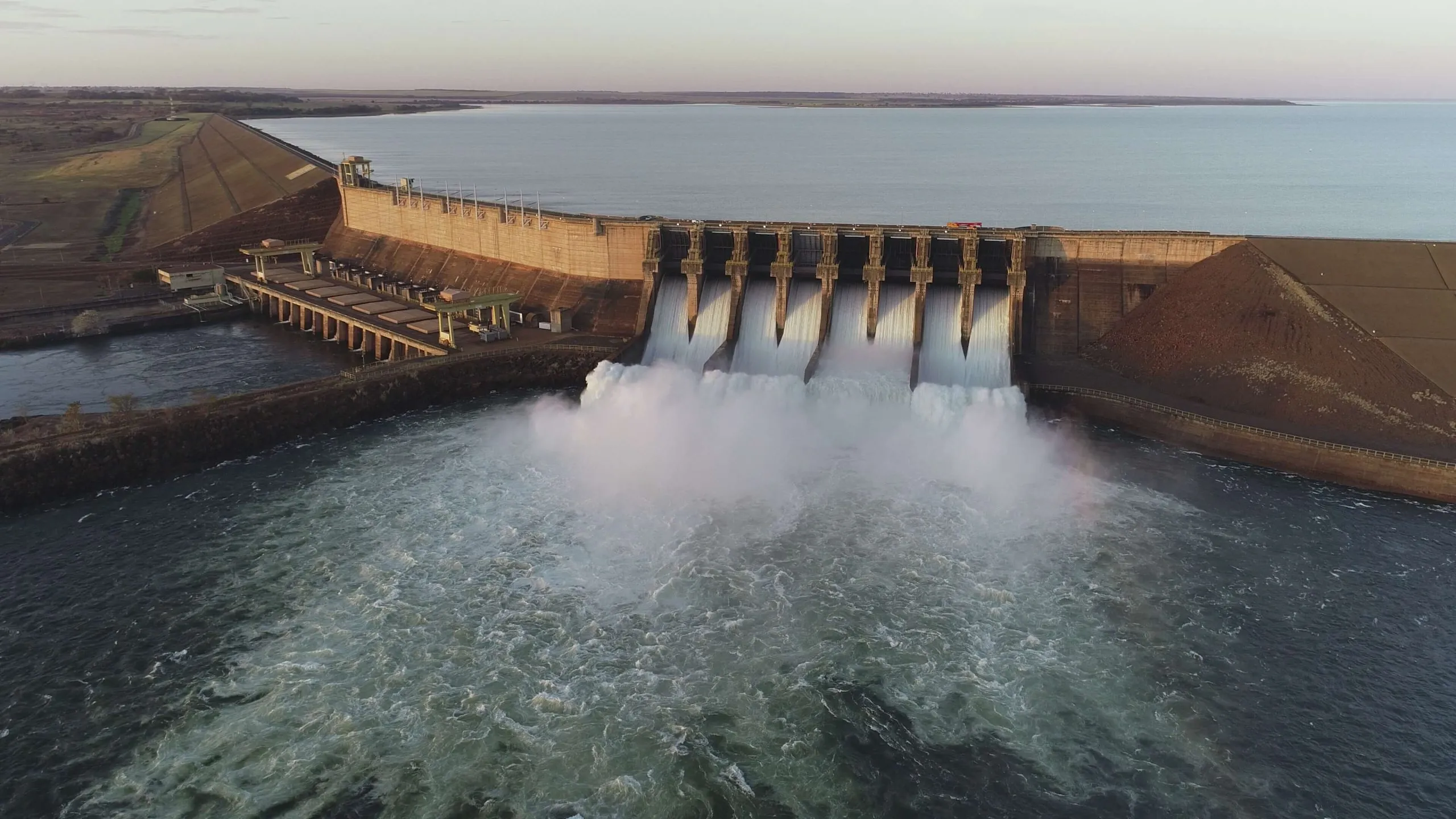 2024: Auren incorpora AES Brasil